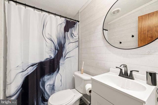 14622 HOLLOW RD, Hancock, MD 21750