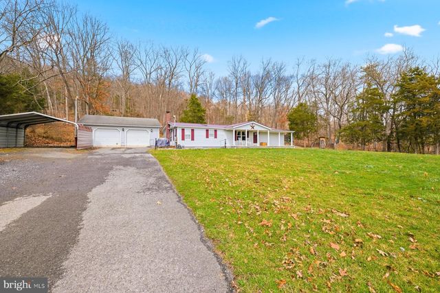 14622 HOLLOW RD, Hancock, MD 21750