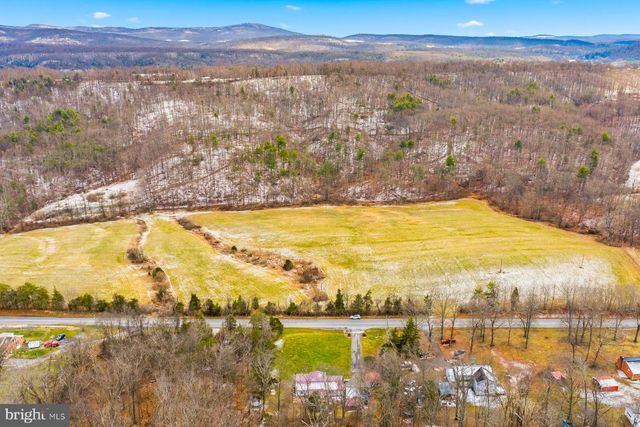 14622 HOLLOW RD, Hancock, MD 21750