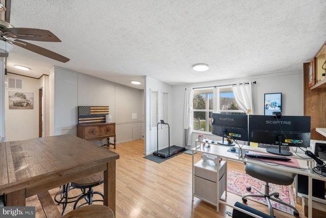 14622 HOLLOW RD, Hancock, MD 21750