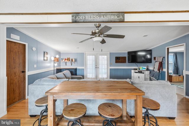 14622 HOLLOW RD, Hancock, MD 21750