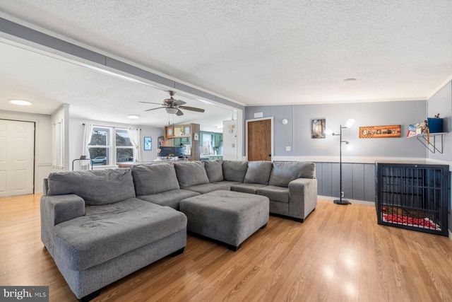 14622 HOLLOW RD, Hancock, MD 21750