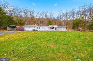 14622 HOLLOW RD, Hancock, MD 21750