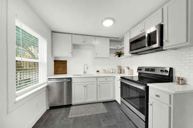 5603 Petty A, Houston, TX 77007