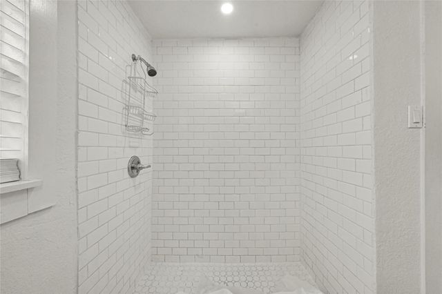 5603 Petty A, Houston, TX 77007