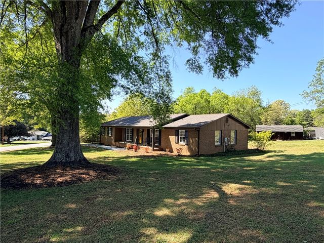 303 Robinall Drive, Easley, SC 29642