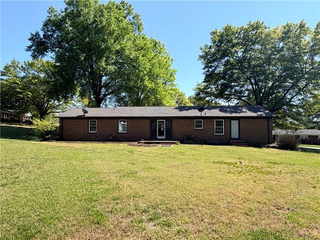 303 Robinall Drive, Easley, SC 29642