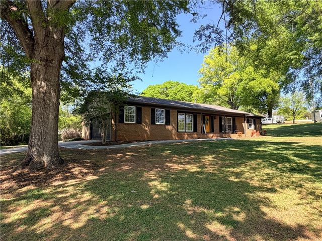 303 Robinall Drive, Easley, SC 29642