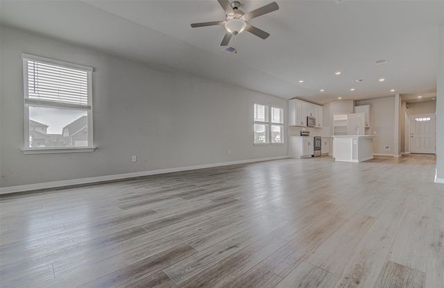300 Bear Oak ST, Hutto, TX 78634