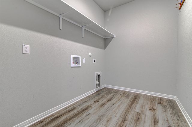 300 Bear Oak ST, Hutto, TX 78634
