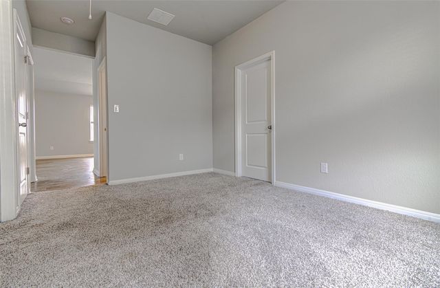 300 Bear Oak ST, Hutto, TX 78634