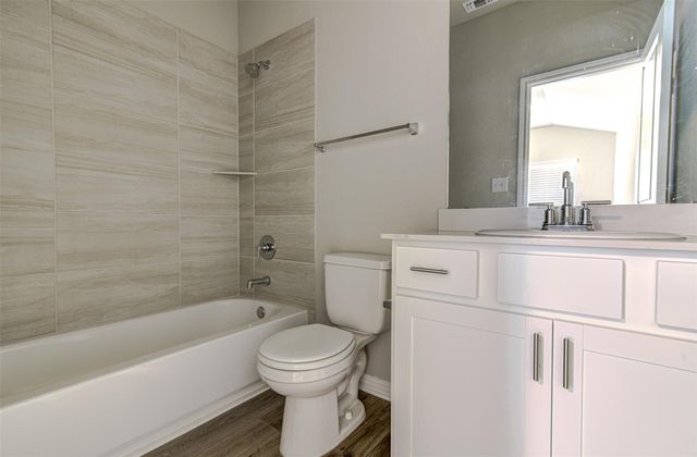 300 Bear Oak ST, Hutto, TX 78634