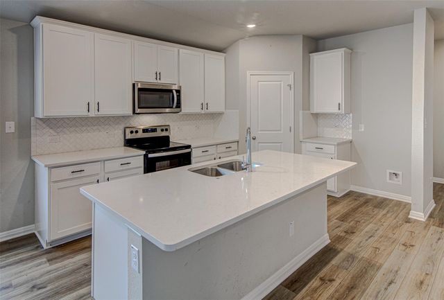 300 Bear Oak ST, Hutto, TX 78634