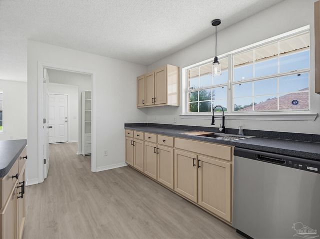 7104 Fitzpatrick Rd, Pensacola, FL 32526