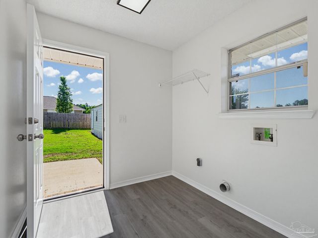 7104 Fitzpatrick Rd, Pensacola, FL 32526