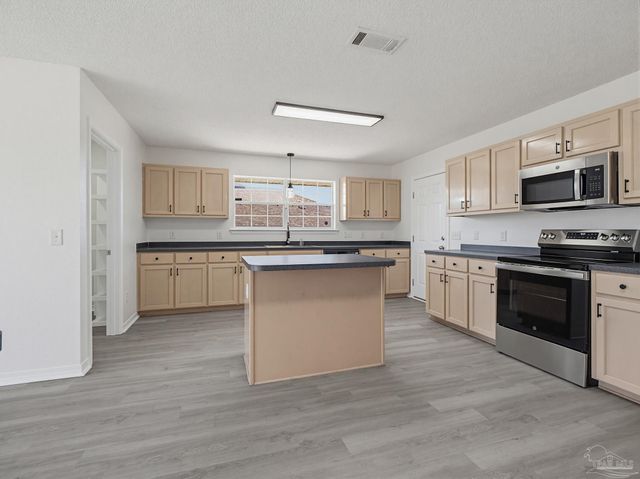 7104 Fitzpatrick Rd, Pensacola, FL 32526