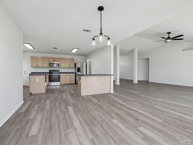 7104 Fitzpatrick Rd, Pensacola, FL 32526