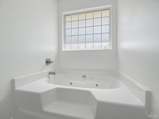 7104 Fitzpatrick Rd, Pensacola, FL 32526