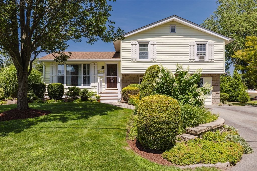 246 Chatterton Ave, Somerset, MA 02726