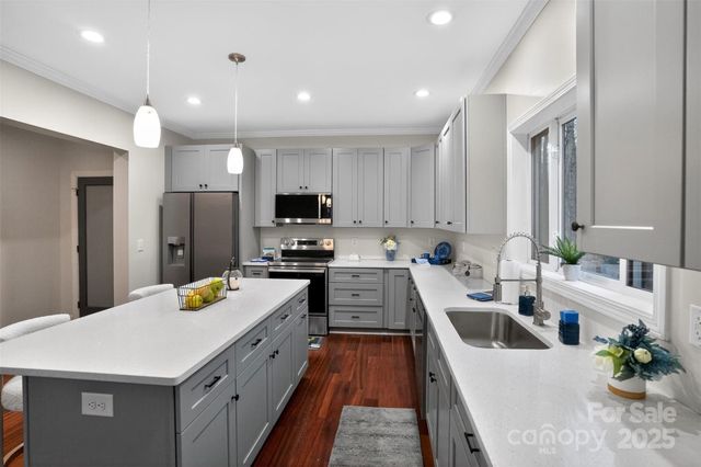 163 Forest Creek Drive, Statesville, NC 28625