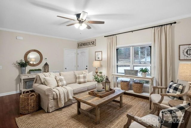 163 Forest Creek Drive, Statesville, NC 28625