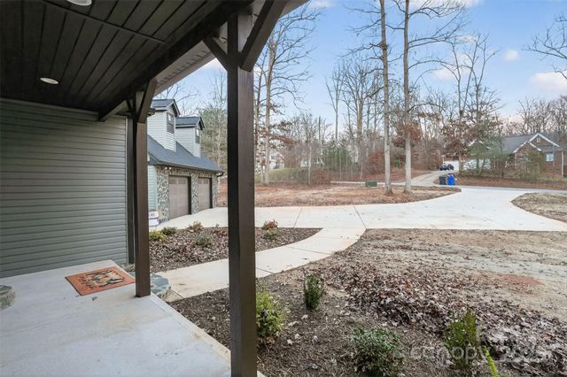 163 Forest Creek Drive, Statesville, NC 28625