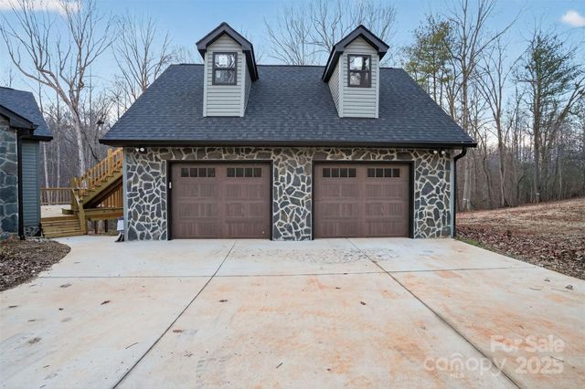 163 Forest Creek Drive, Statesville, NC 28625