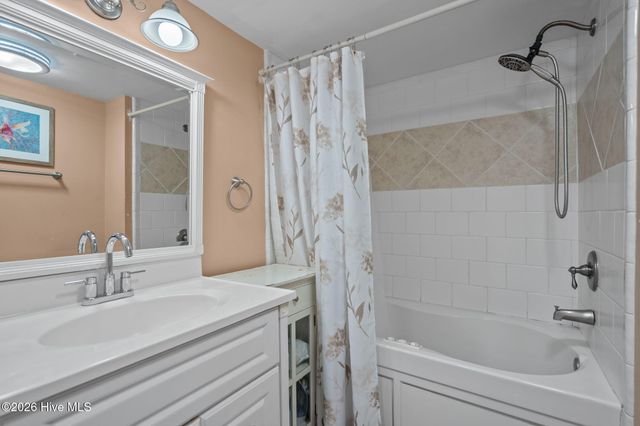 108 S Lake Park Boulevard Unit 101, Carolina Beach, NC 28428