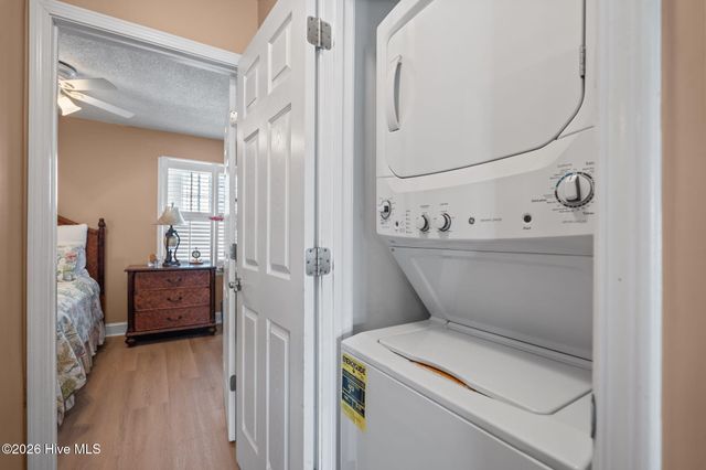 108 S Lake Park Boulevard Unit 101, Carolina Beach, NC 28428