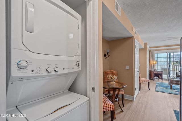 108 S Lake Park Boulevard Unit 101, Carolina Beach, NC 28428