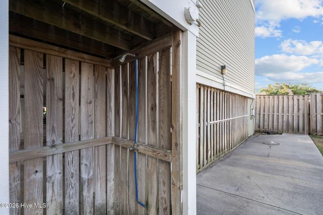 108 S Lake Park Boulevard Unit 101, Carolina Beach, NC 28428