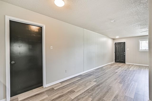 610 County Road 157, Alvin, TX 77511