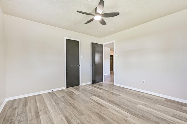 610 County Road 157, Alvin, TX 77511