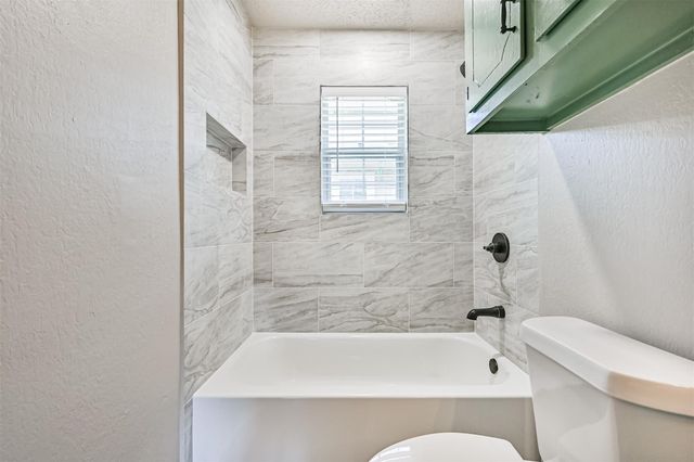 610 County Road 157, Alvin, TX 77511