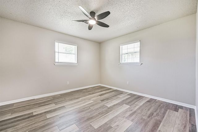 610 County Road 157, Alvin, TX 77511