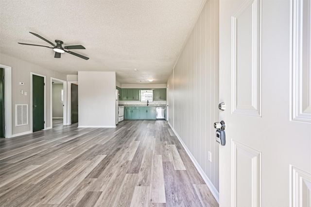 610 County Road 157, Alvin, TX 77511
