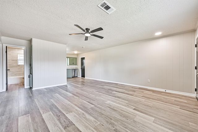 610 County Road 157, Alvin, TX 77511