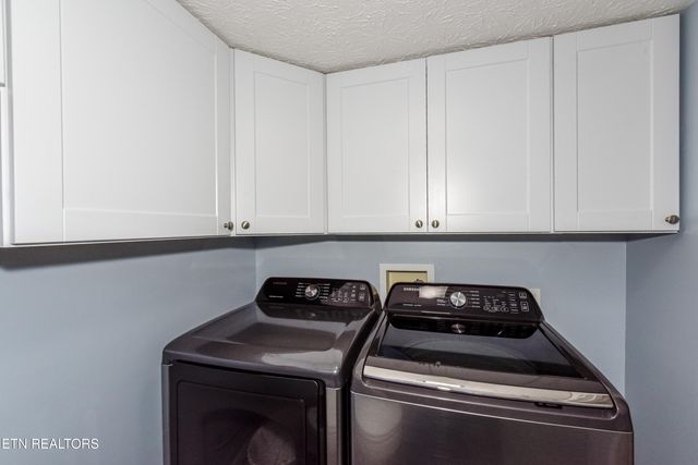 130 Hardwick Lane, Lenoir City, TN 37771