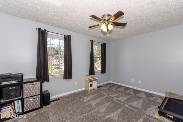 130 Hardwick Lane, Lenoir City, TN 37771