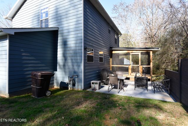 130 Hardwick Lane, Lenoir City, TN 37771