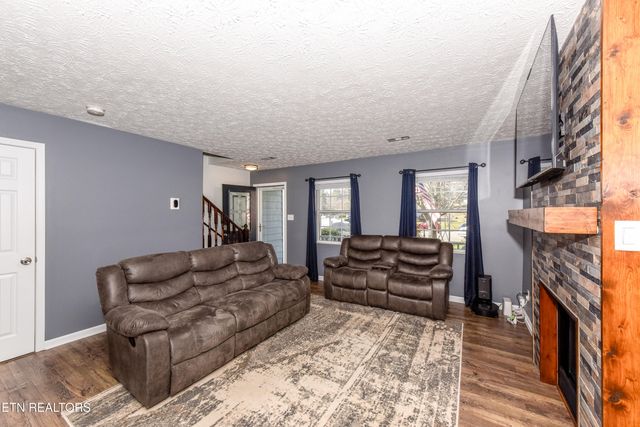 130 Hardwick Lane, Lenoir City, TN 37771