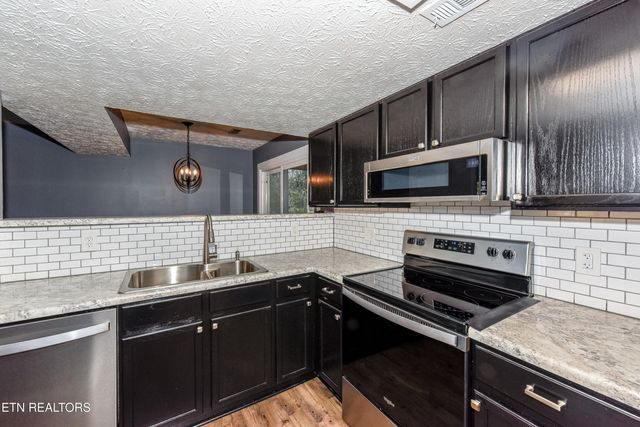 130 Hardwick Lane, Lenoir City, TN 37771