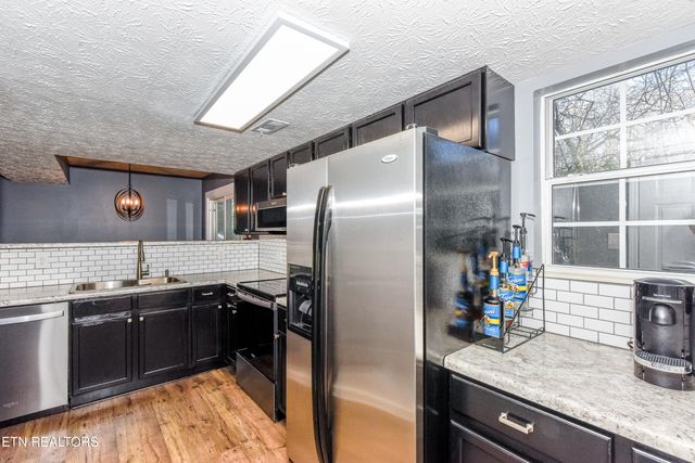 130 Hardwick Lane, Lenoir City, TN 37771