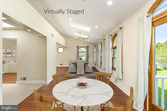 85 VILLAGE DR E, Hamilton, NJ 08620