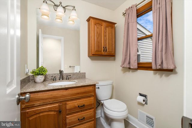 85 VILLAGE DR E, Hamilton, NJ 08620