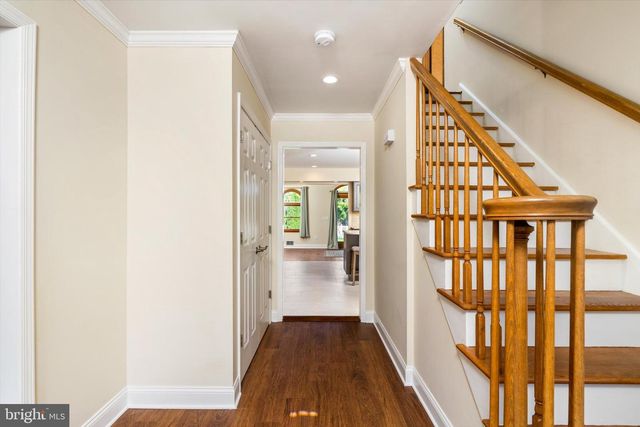 85 VILLAGE DR E, Hamilton, NJ 08620