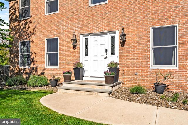 85 VILLAGE DR E, Hamilton, NJ 08620