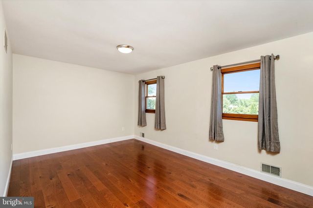 85 VILLAGE DR E, Hamilton, NJ 08620
