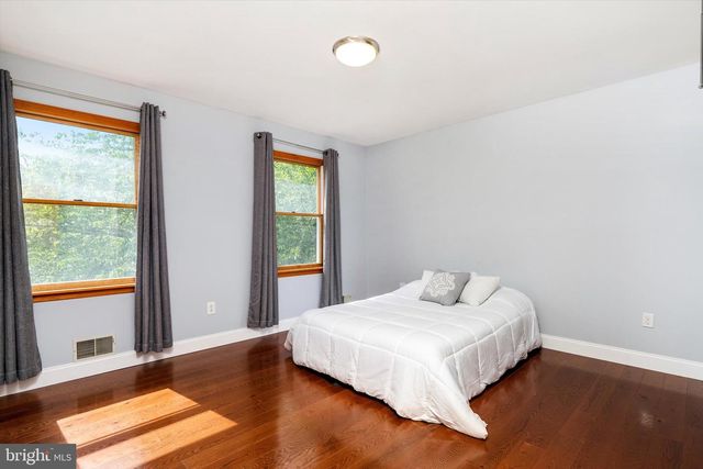 85 VILLAGE DR E, Hamilton, NJ 08620