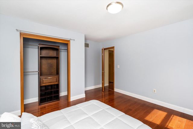 85 VILLAGE DR E, Hamilton, NJ 08620